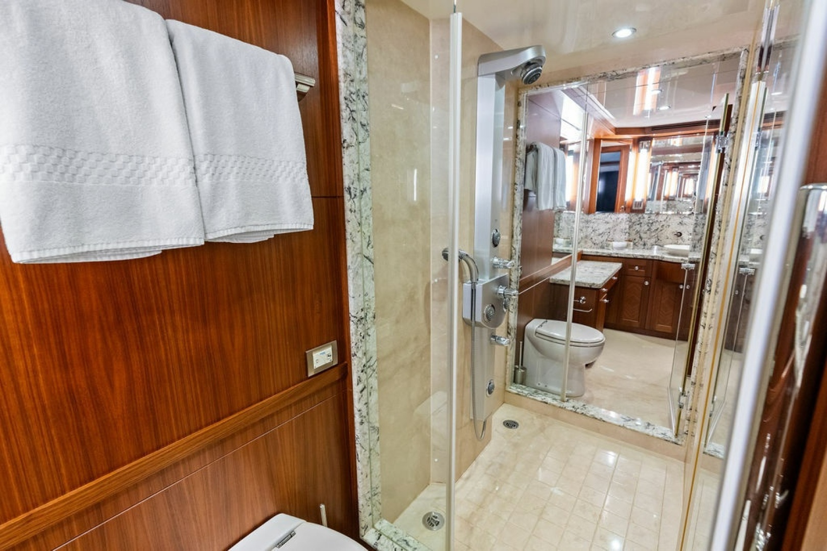 ONE SHOT 90ft Ocean Alexander Yacht For Sale ONE SHOT 90ft Ocean Alexander Yacht For Sale