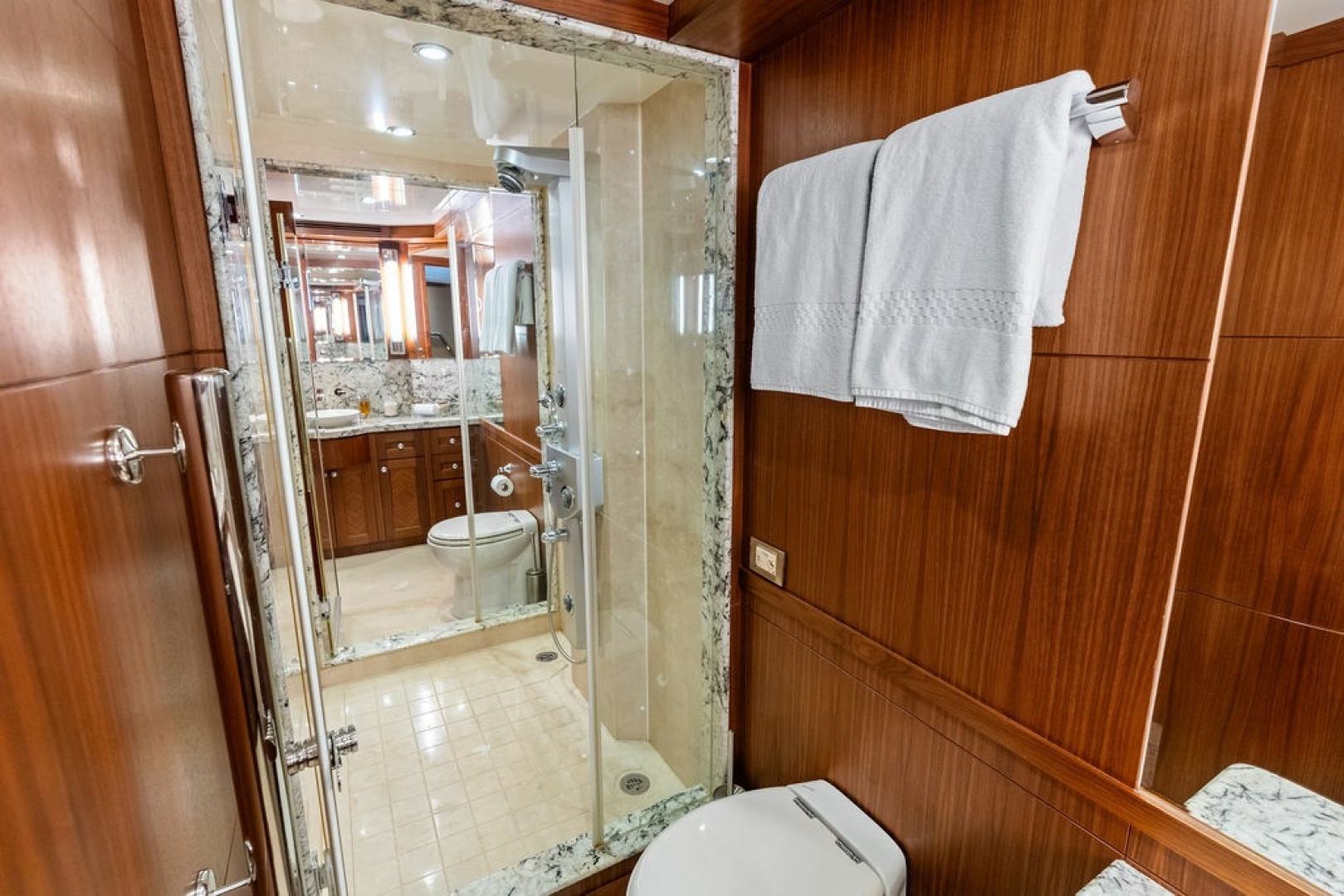 ONE SHOT 90ft Ocean Alexander Yacht For Sale ONE SHOT 90ft Ocean Alexander Yacht For Sale