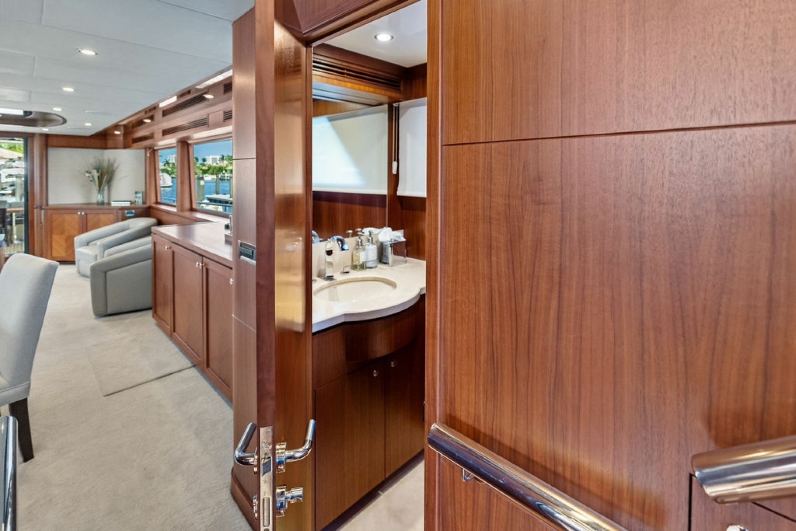 ONE SHOT 90ft Ocean Alexander Yacht For Sale ONE SHOT 90ft Ocean Alexander Yacht For Sale