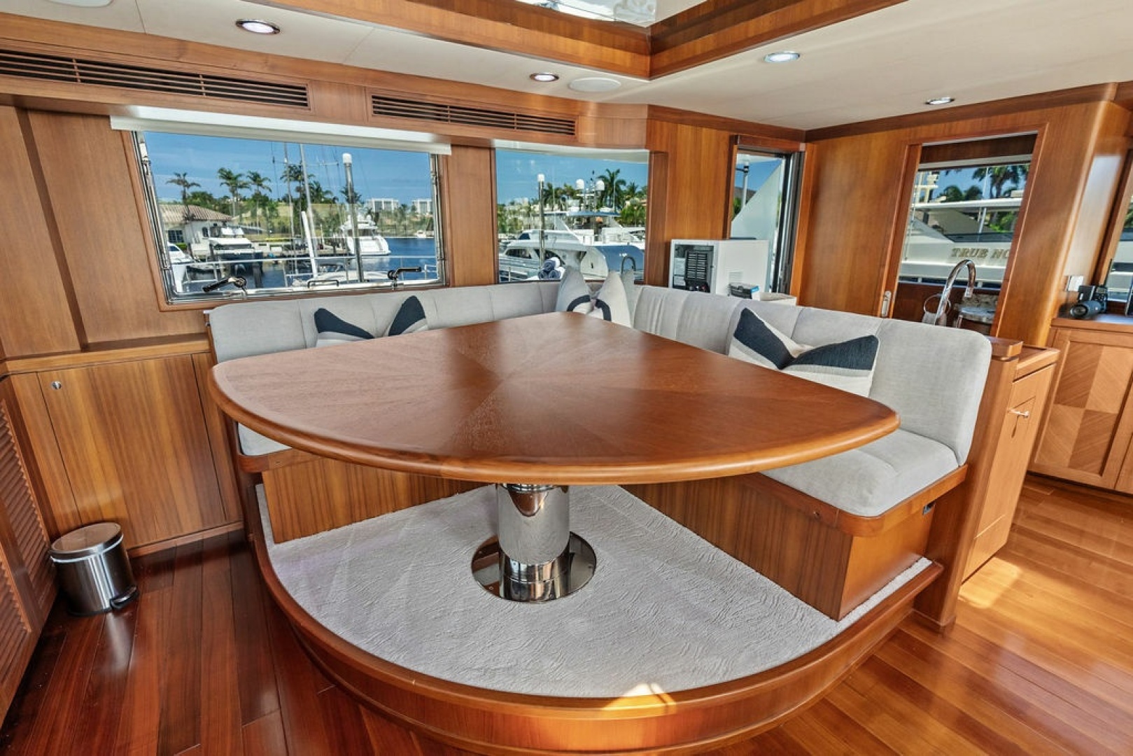 ONE SHOT 90ft Ocean Alexander Yacht For Sale ONE SHOT 90ft Ocean Alexander Yacht For Sale