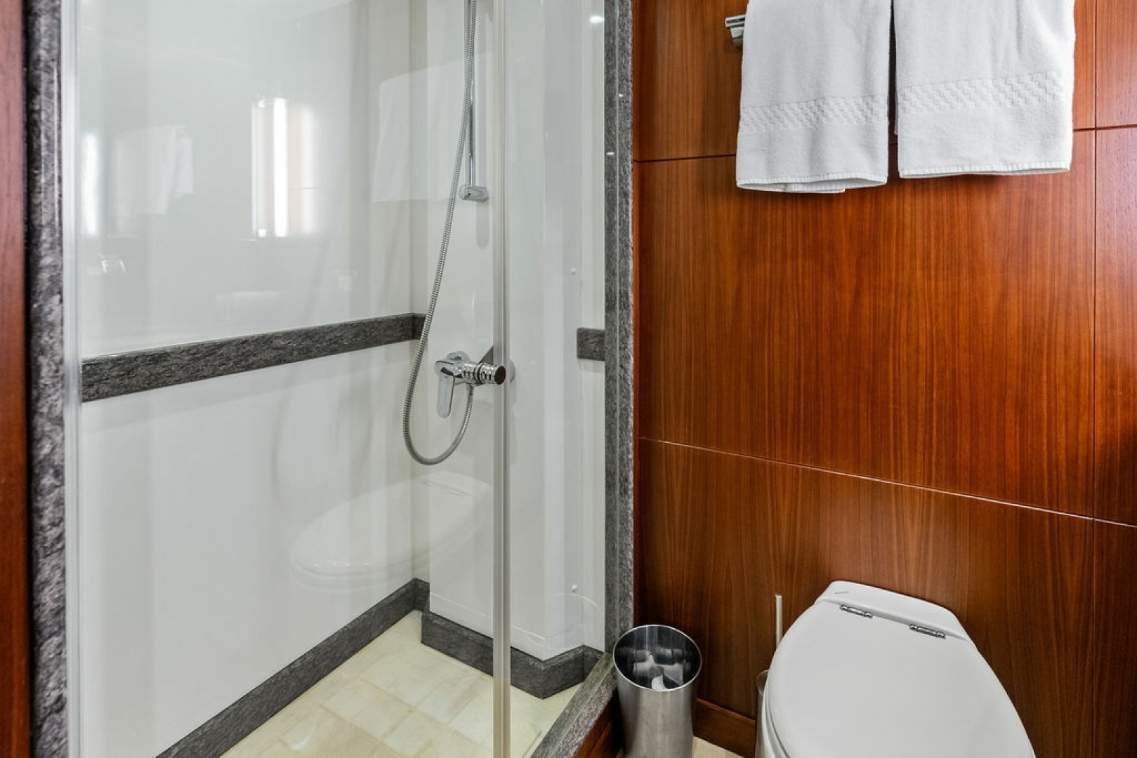 2012 Ocean Alexander 90 Skylounge