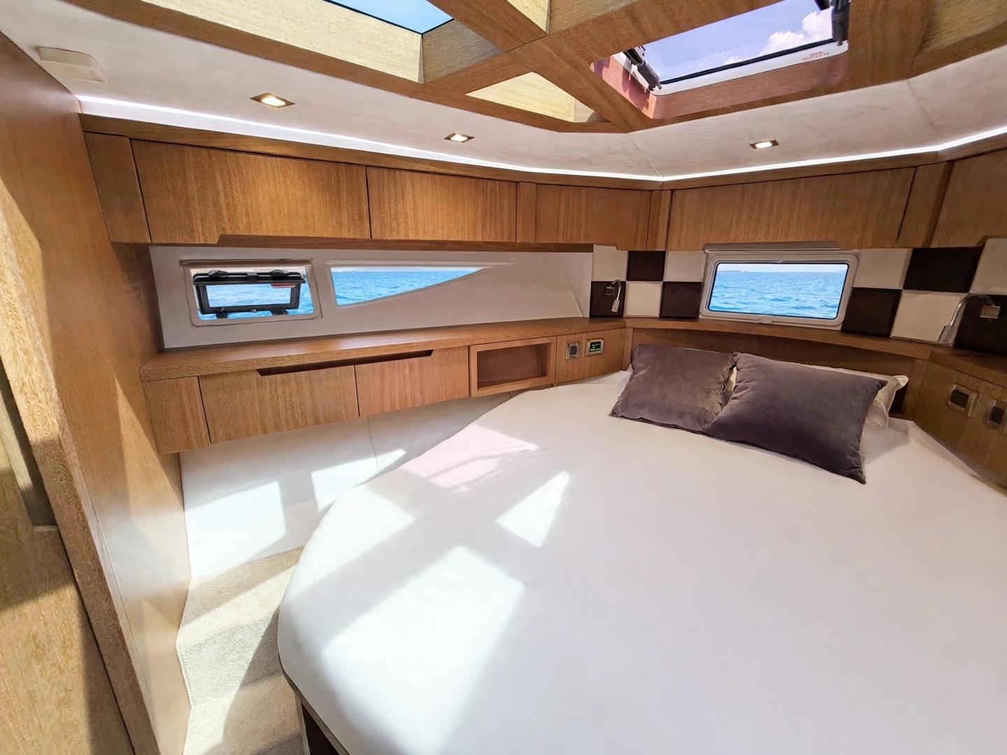Galeon  Yacht For Sale