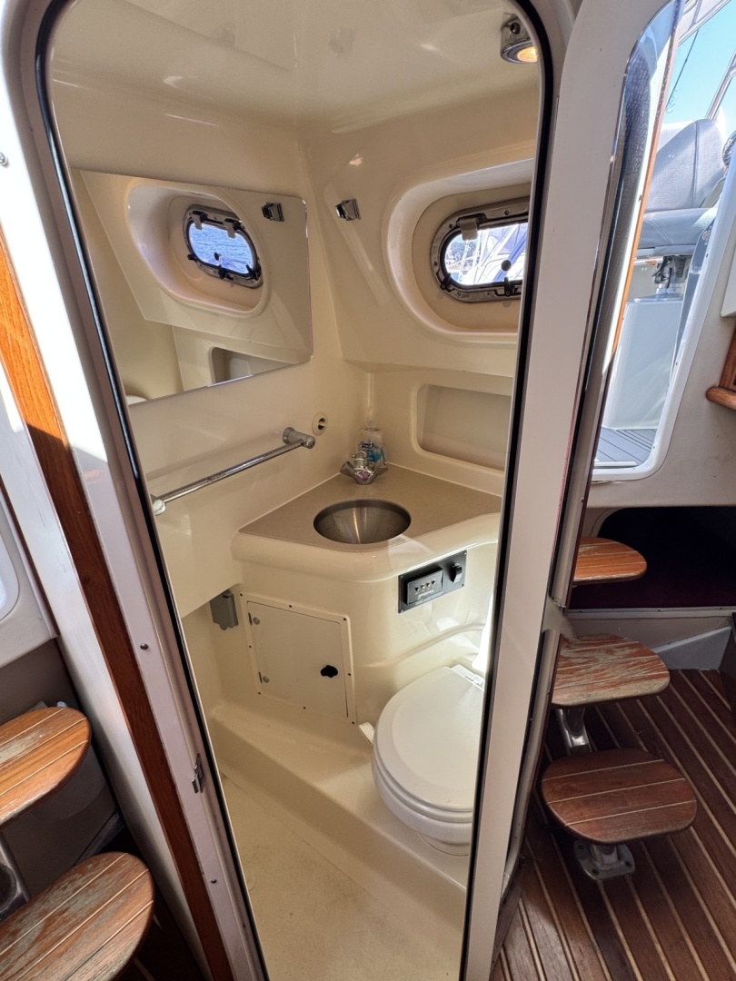 2006 Pursuit 3370 Offshore