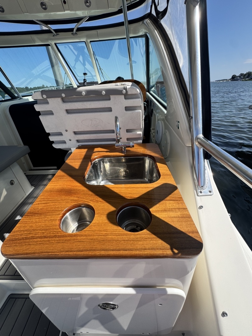 33ft Pursuit Yacht For Sale 33ft Pursuit Yacht For Sale