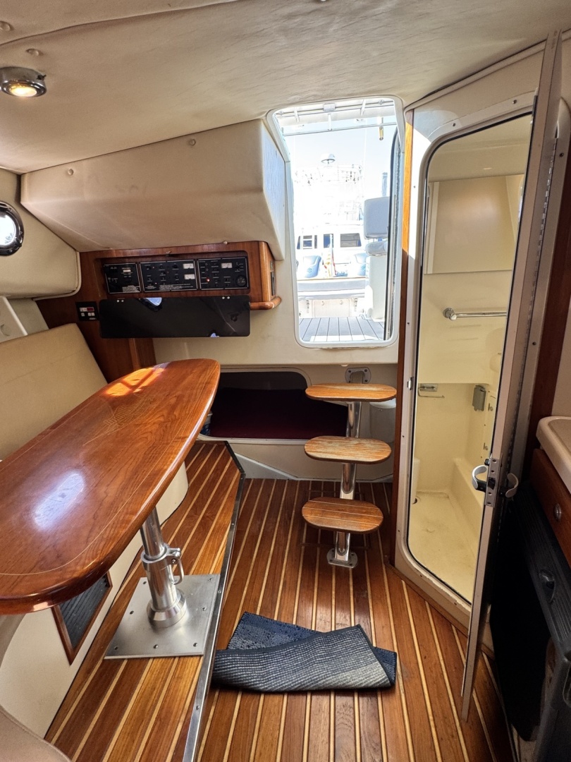 33ft Pursuit Yacht For Sale 33ft Pursuit Yacht For Sale