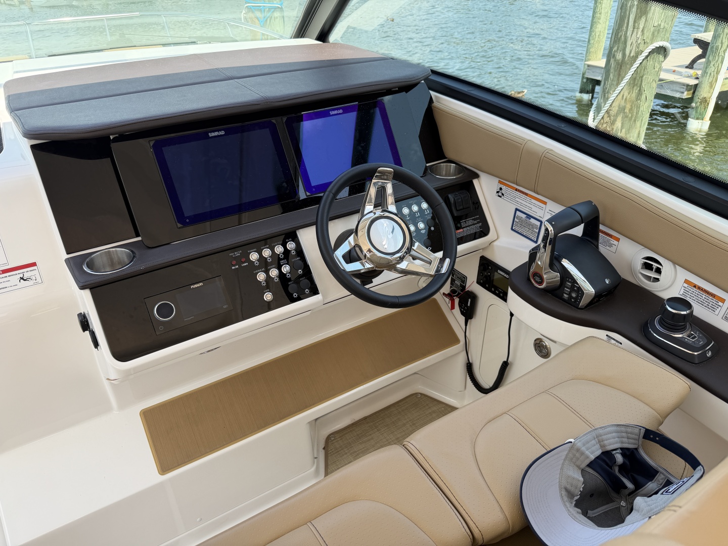 2025 Sea Ray 320 Sundancer OB