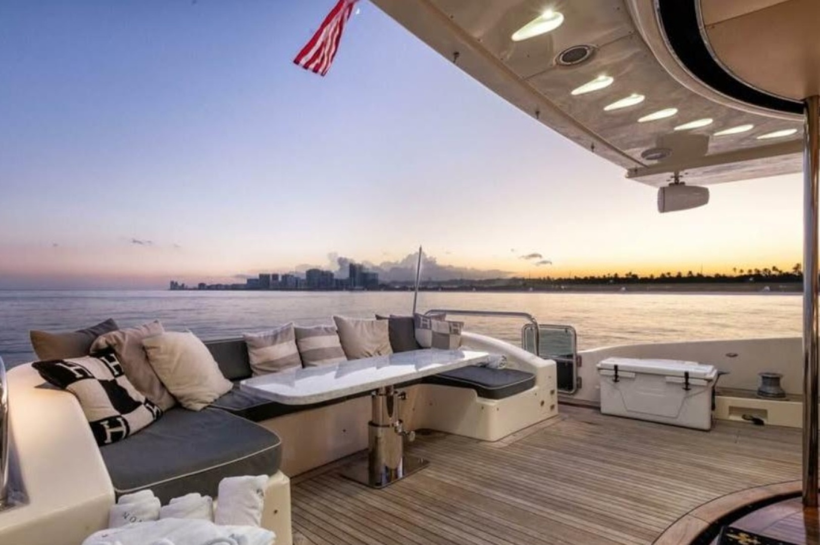 100ft Azimut Yacht For Sale 100ft Azimut Yacht For Sale
