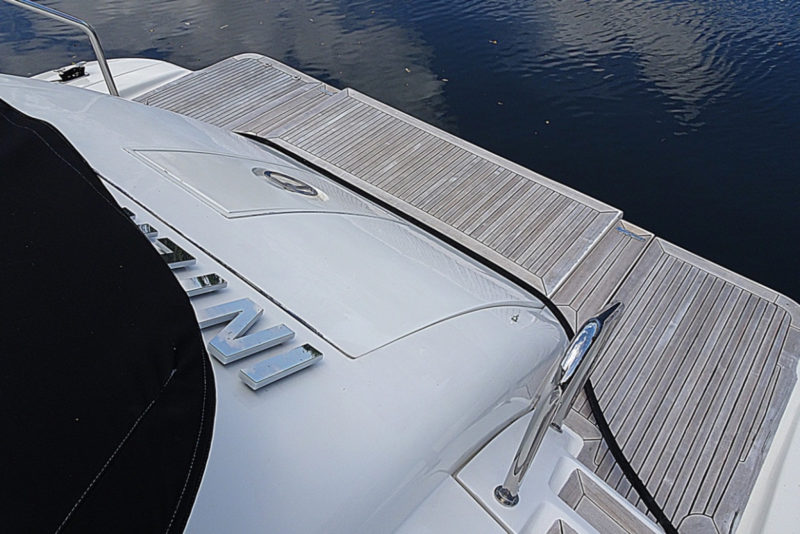 100ft Azimut Yacht For Sale 100ft Azimut Yacht For Sale