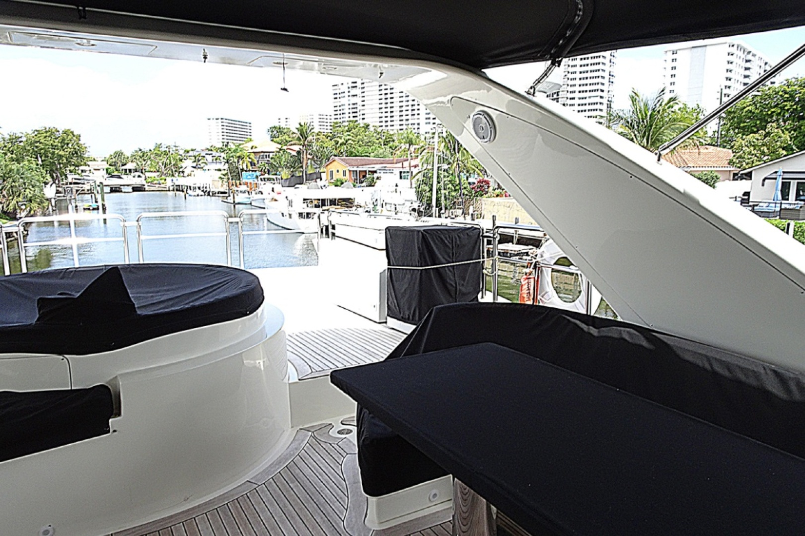 100ft Azimut Yacht For Sale 100ft Azimut Yacht For Sale