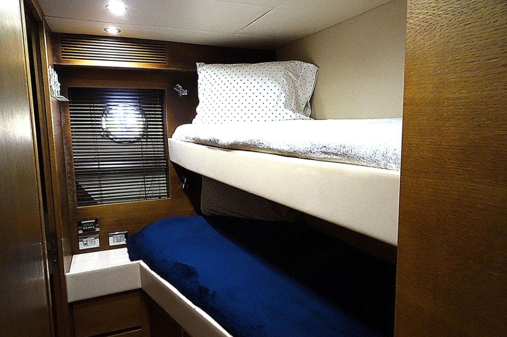100ft Azimut Yacht For Sale 100ft Azimut Yacht For Sale