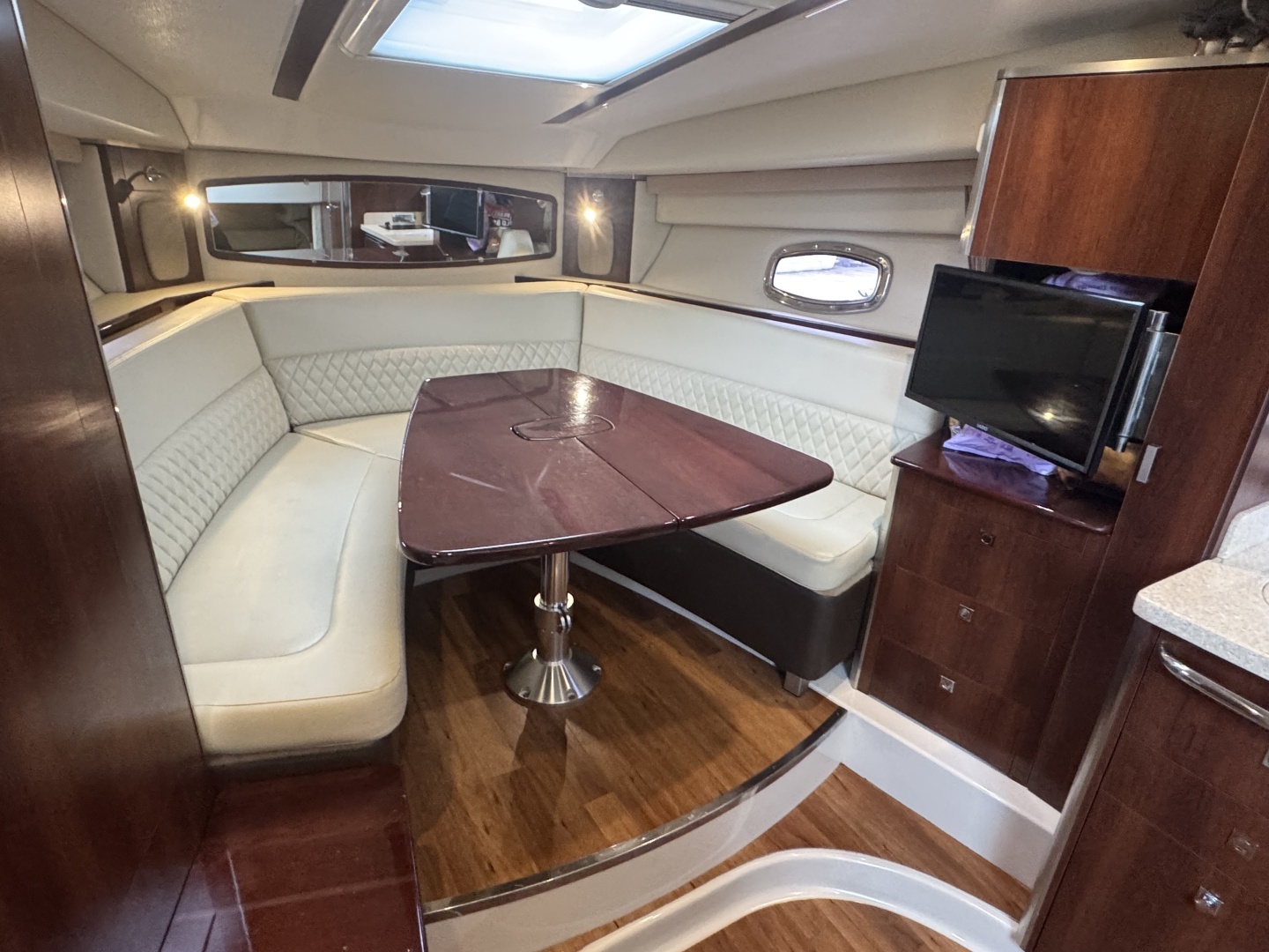 Chaparral 330 Signature Yacht For Sale
