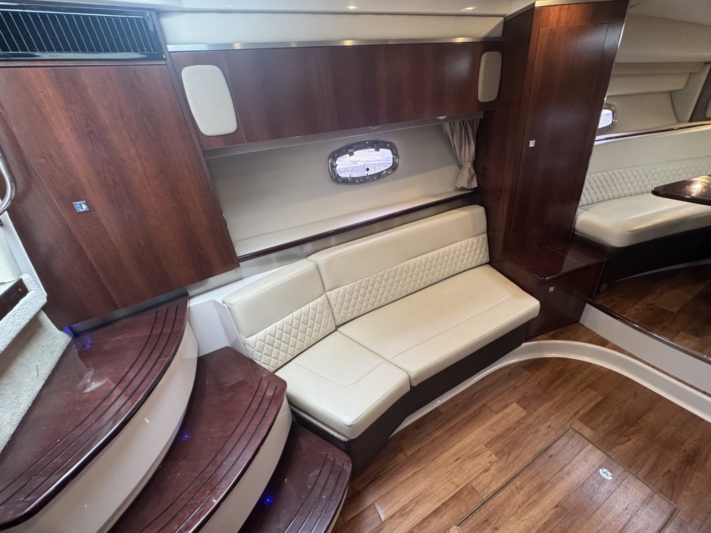 Chaparral 330 Signature Yacht For Sale