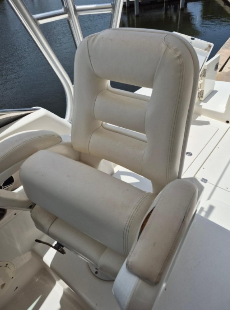 30ft Robalo Yacht For Sale