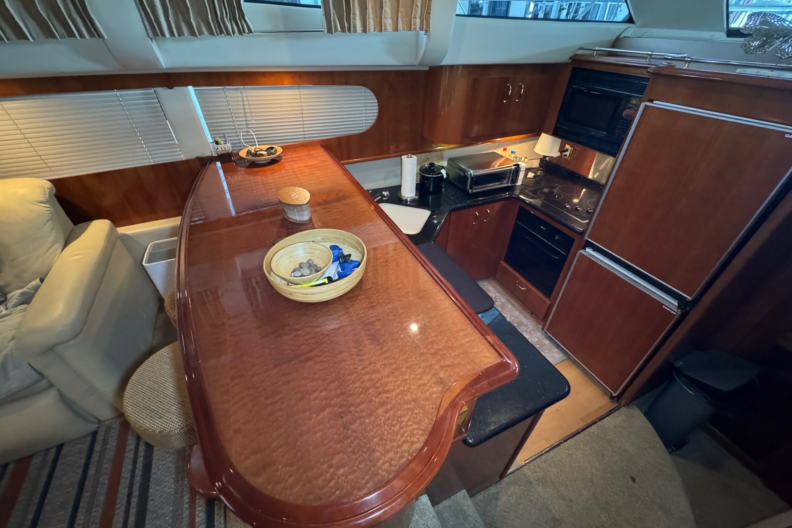 MO HEINE 46ft Carver Yacht For Sale
