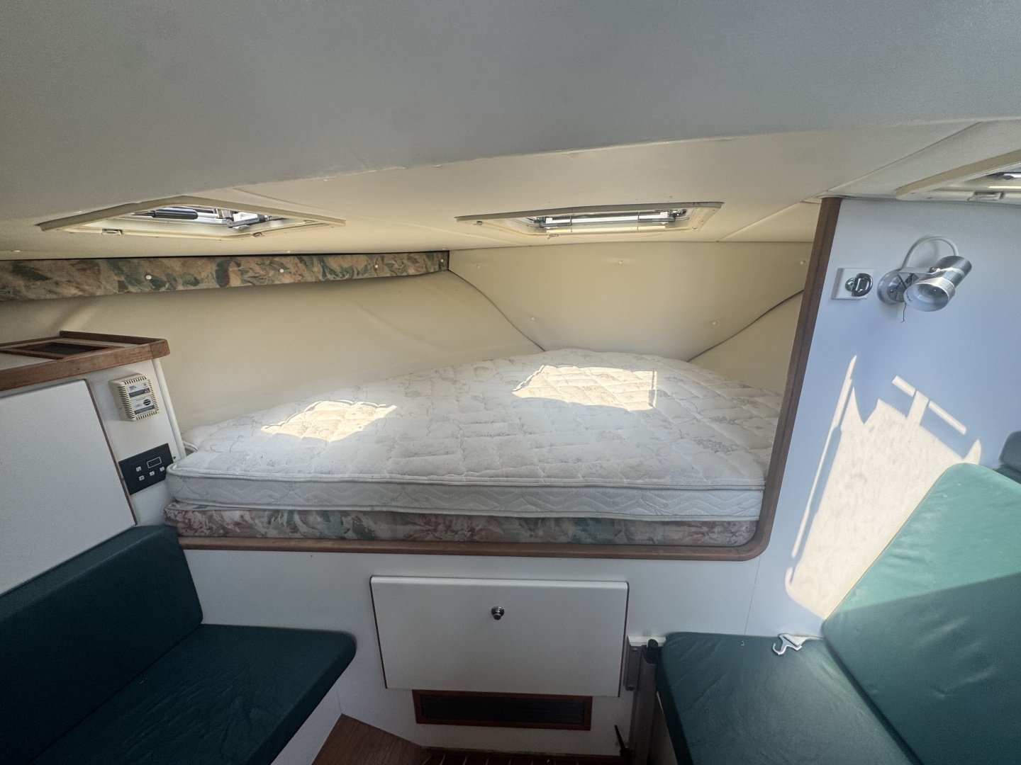 1996 Pursuit 3000 Offshore Express