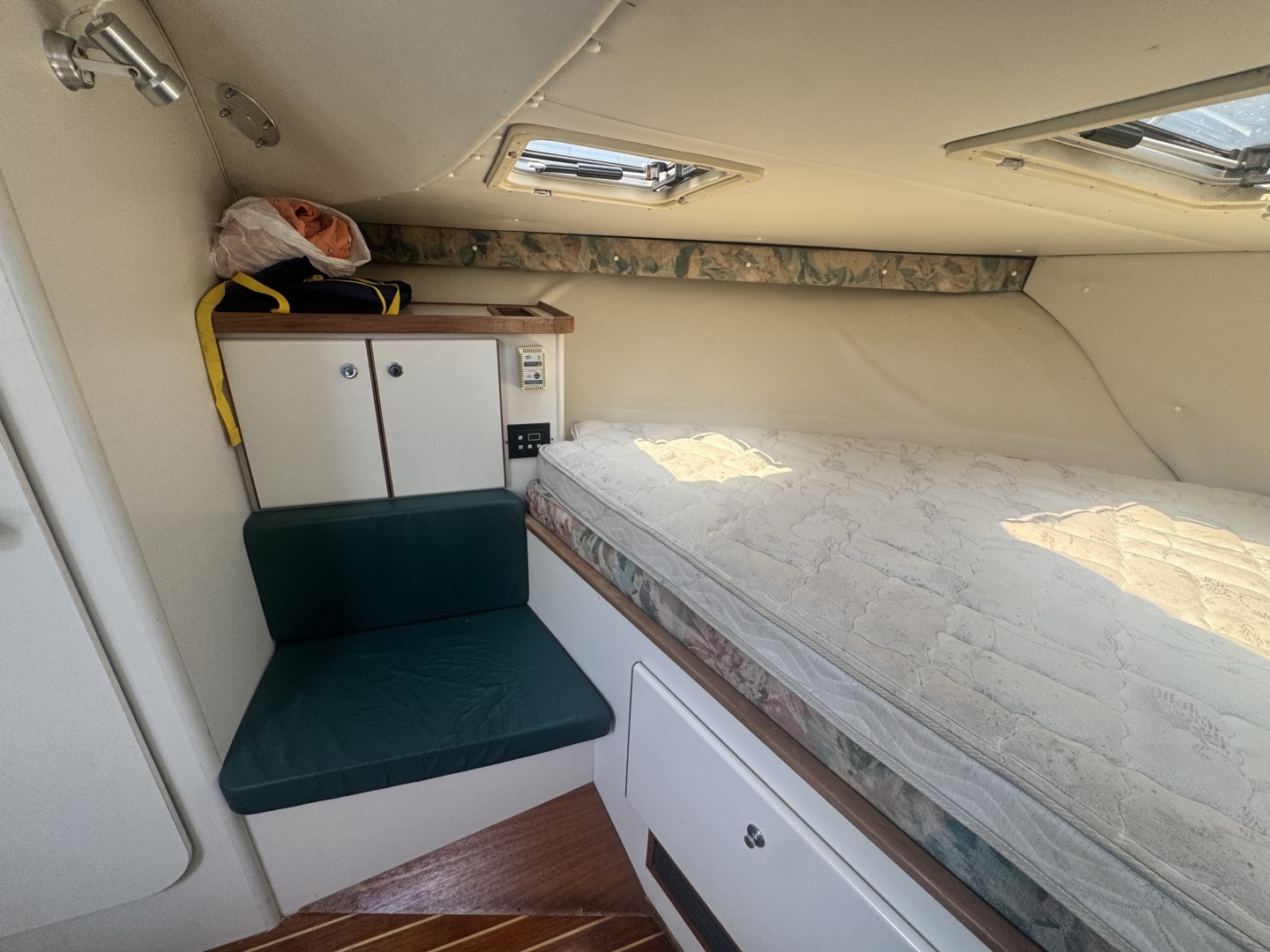 30ft Pursuit Yacht For Sale