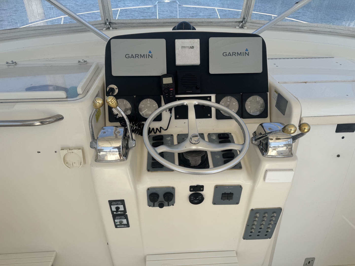 1996 Pursuit 3000 Offshore Express