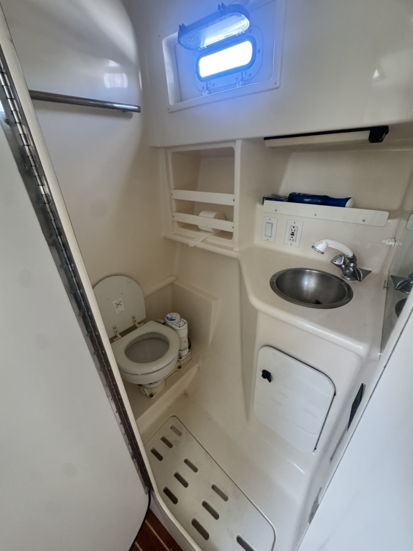 30ft Pursuit Yacht For Sale