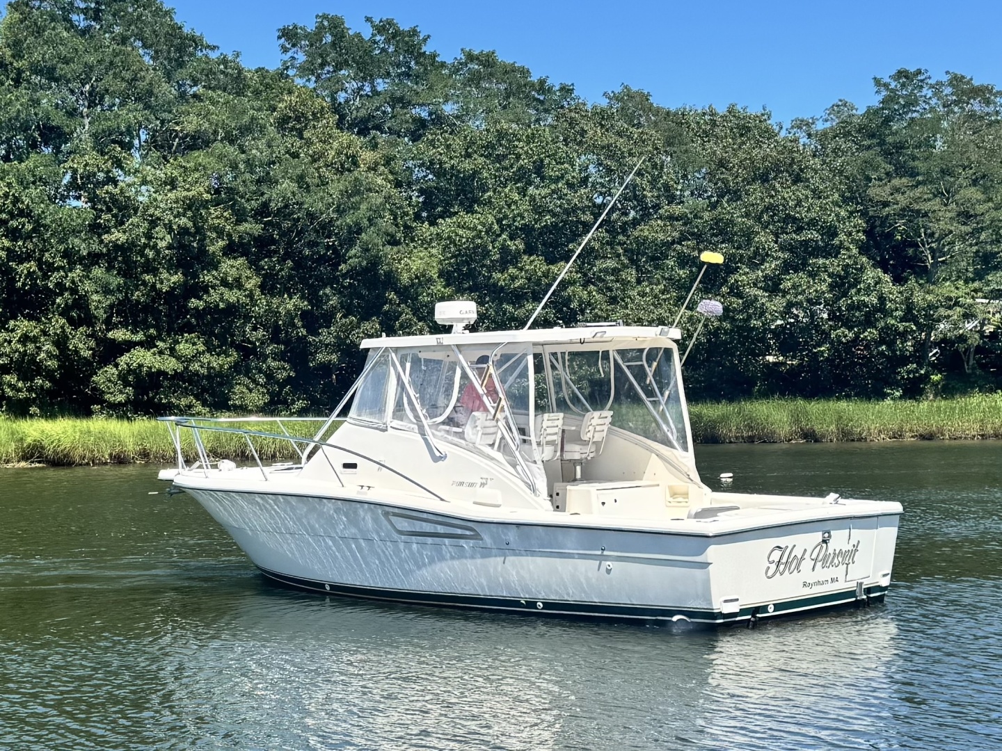 1996 Pursuit 3000 Offshore Express