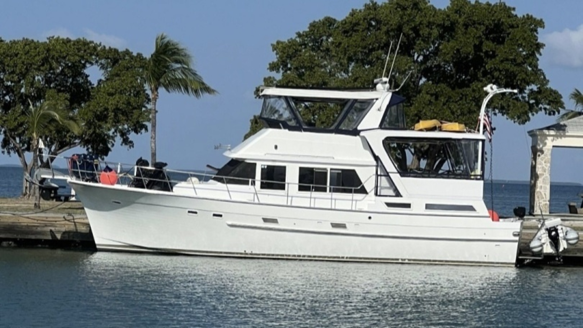 1985 Jefferson 48 Cockpit Motoryacht