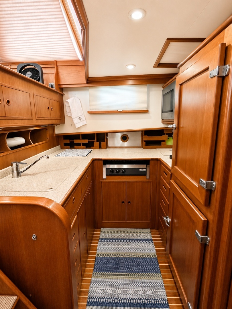 Grand Banks 46 Classic Yacht For Sale