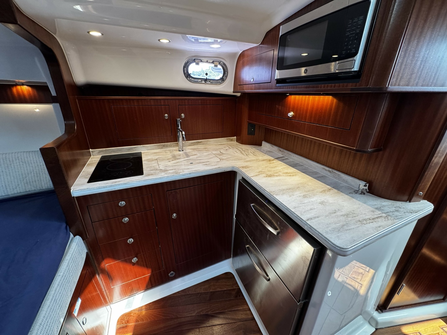 38ft Pursuit Yacht For Sale 38ft Pursuit Yacht For Sale
