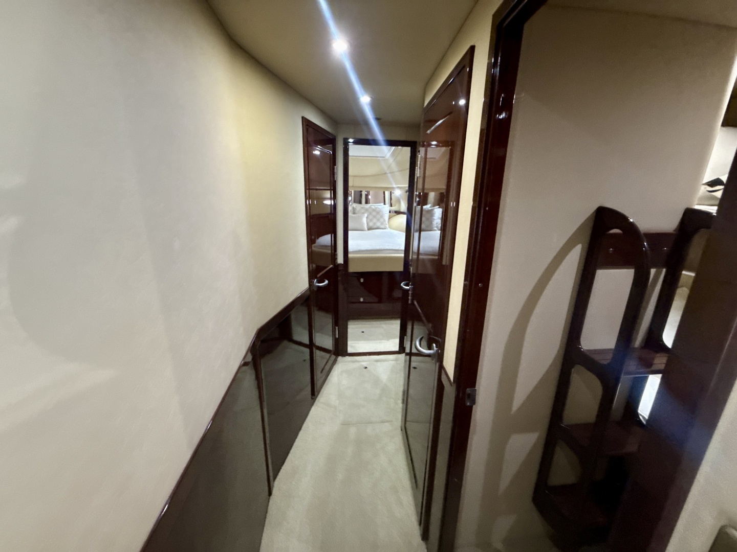 Sea Ray 58 SEDAN BRIDGE Yacht For Sale