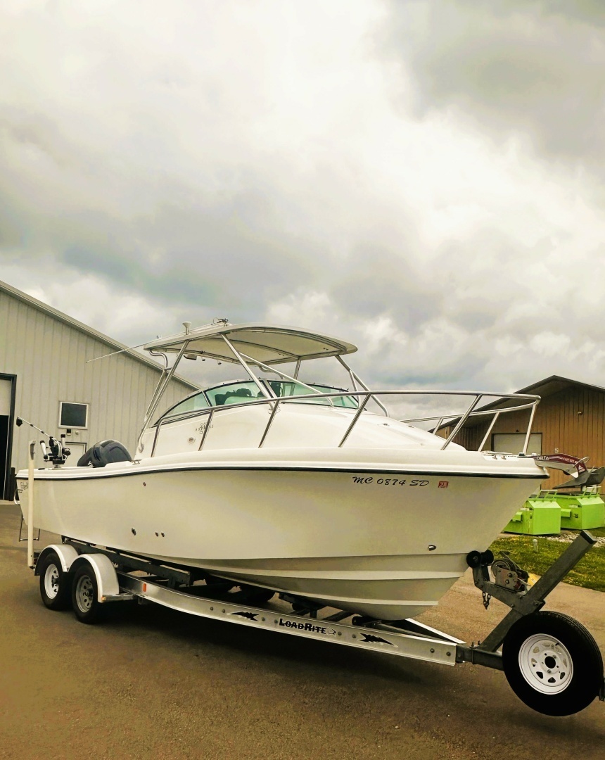 2001 Edgewater 255 Express