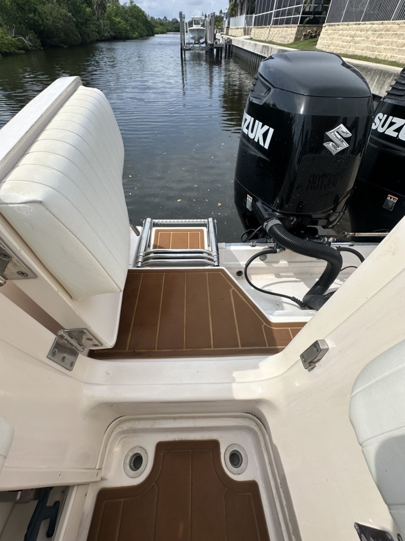 Reel Doctor 32ft Grady White Yacht For Sale
