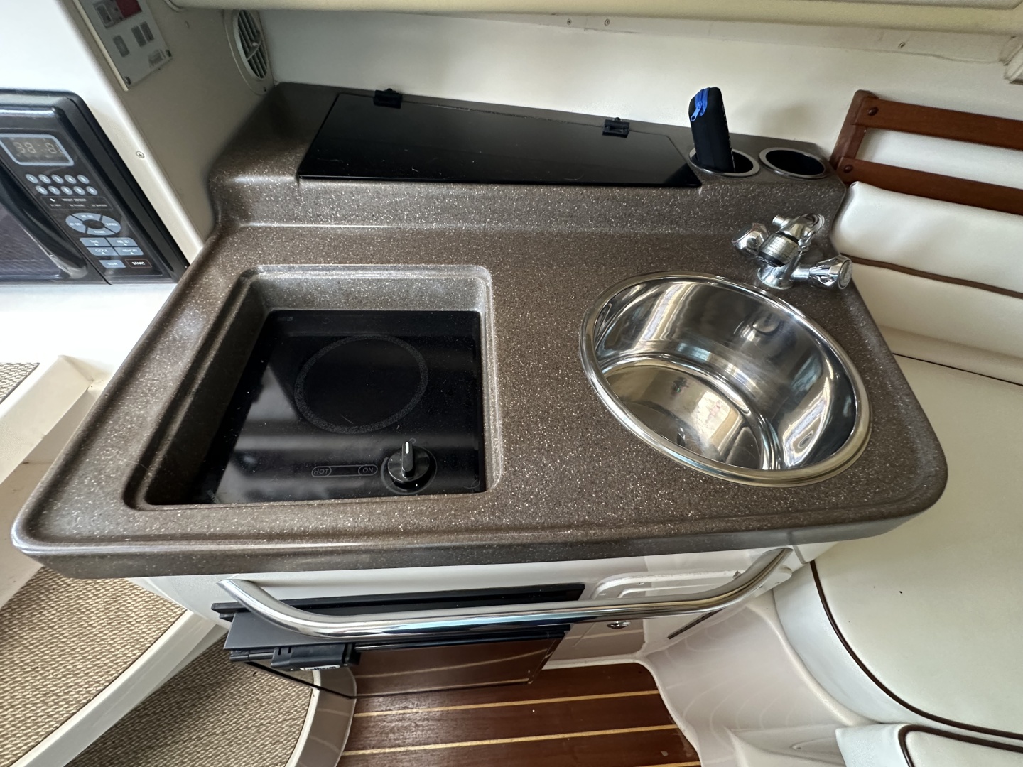 2006 Grady-White 300 Marlin