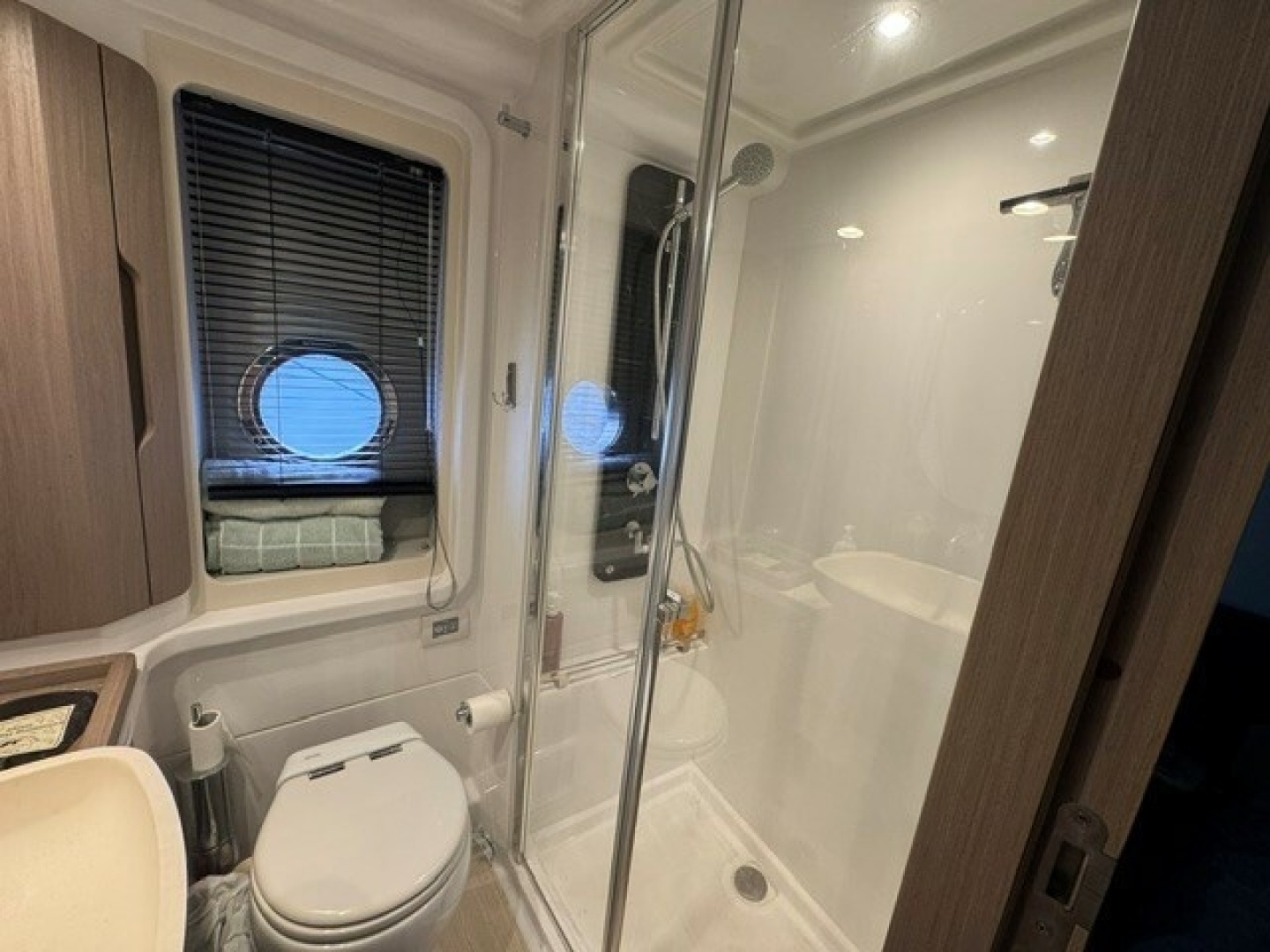 Lady Lau 50ft Azimut Yacht For Sale