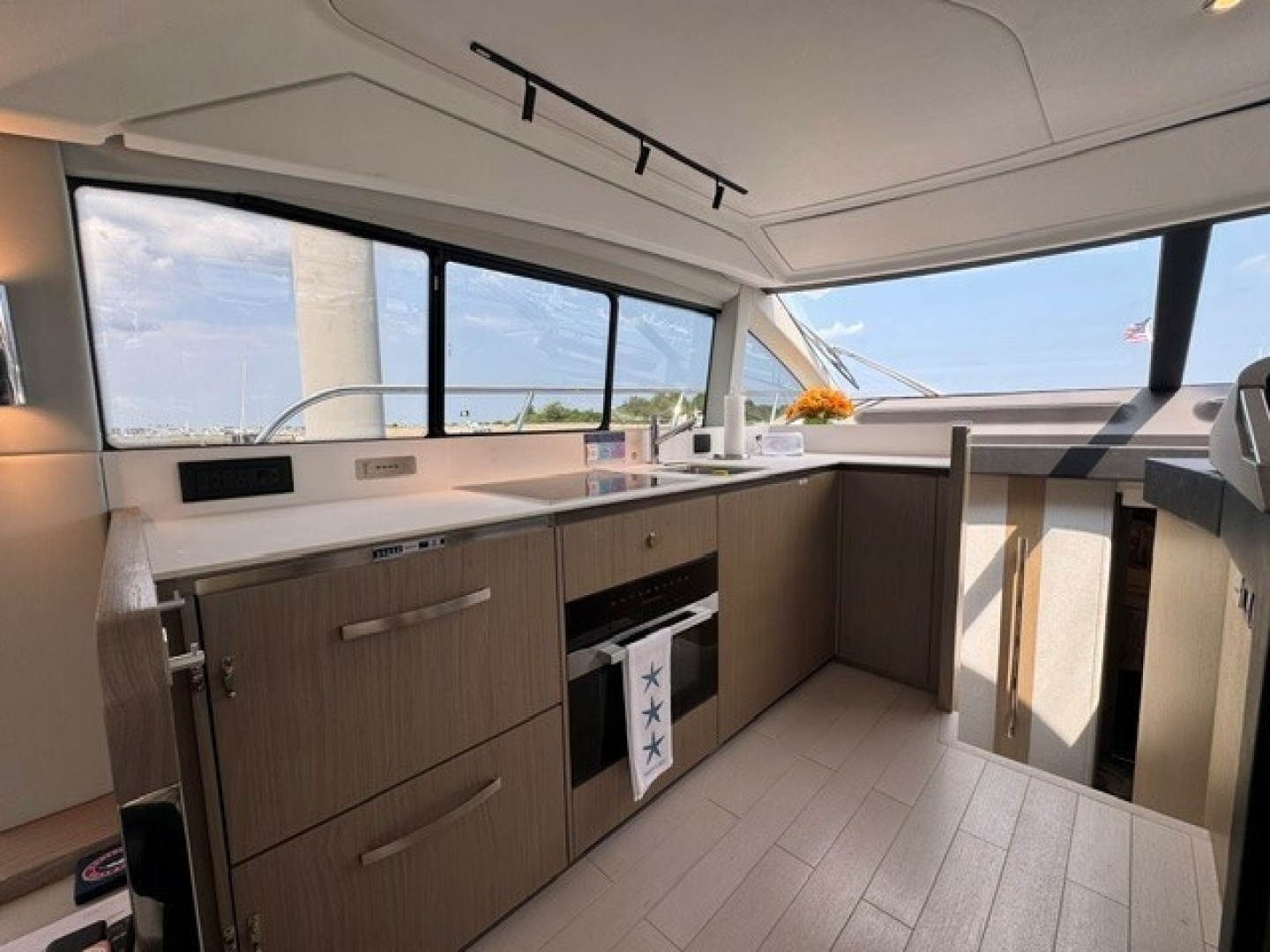 Lady Lau 50ft Azimut Yacht For Sale