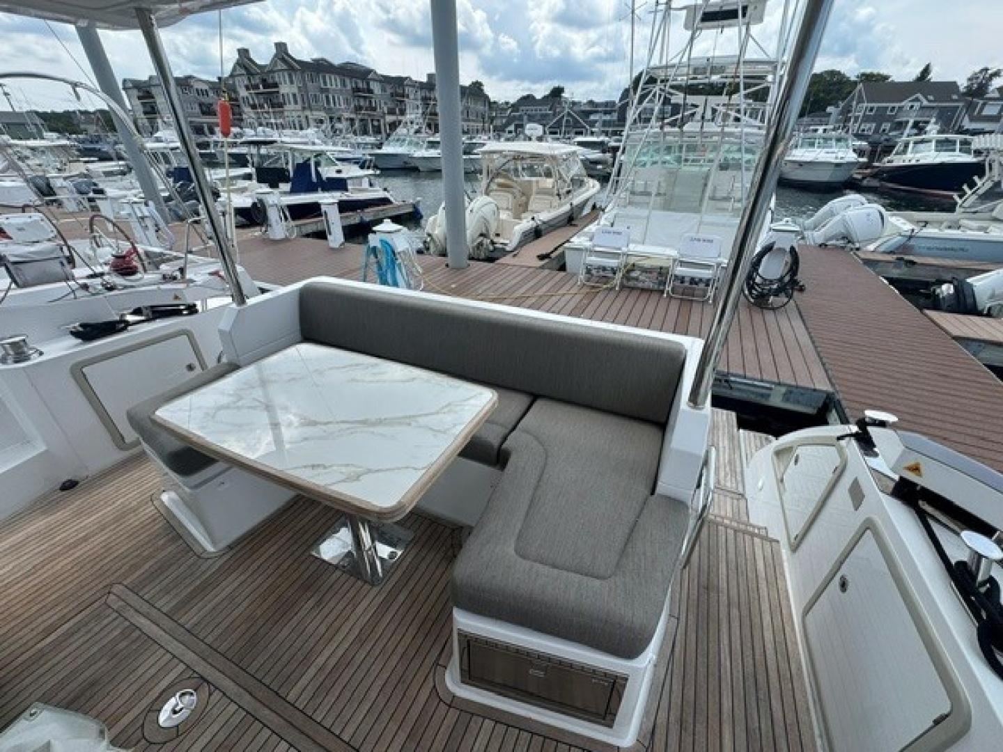 Lady Lau 50ft Azimut Yacht For Sale