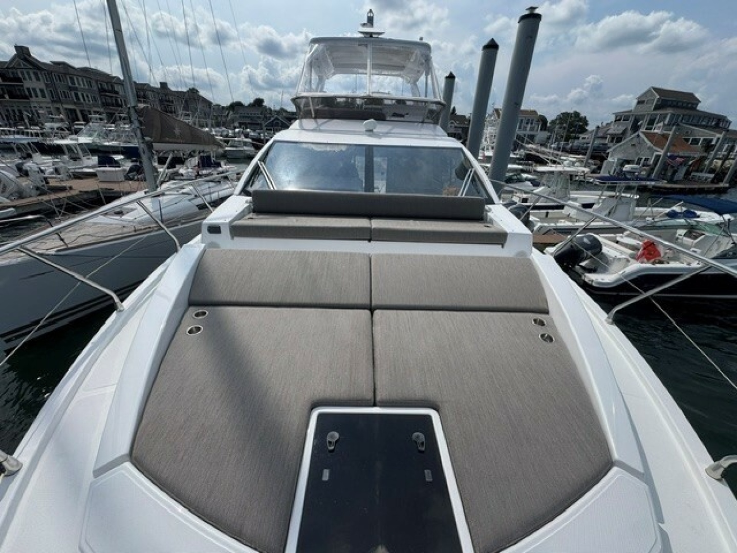 Lady Lau 50ft Azimut Yacht For Sale