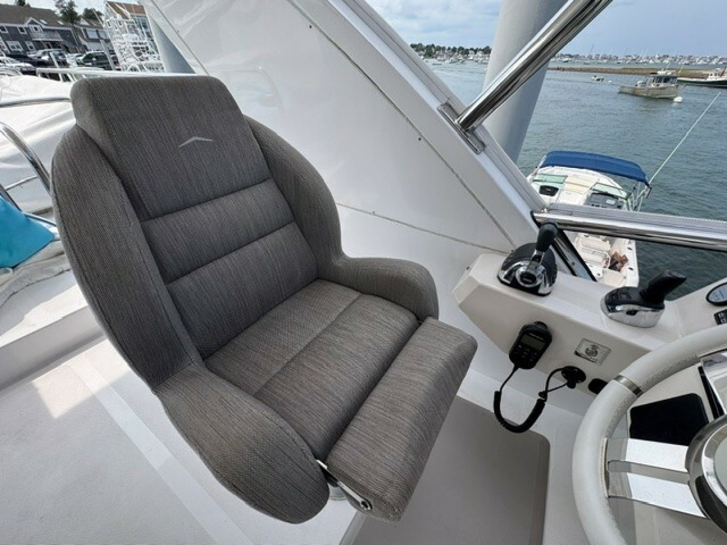 Lady Lau 50ft Azimut Yacht For Sale