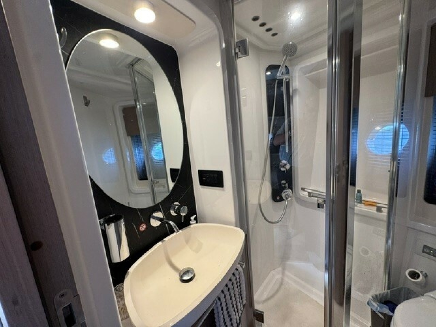 Lady Lau 50ft Azimut Yacht For Sale