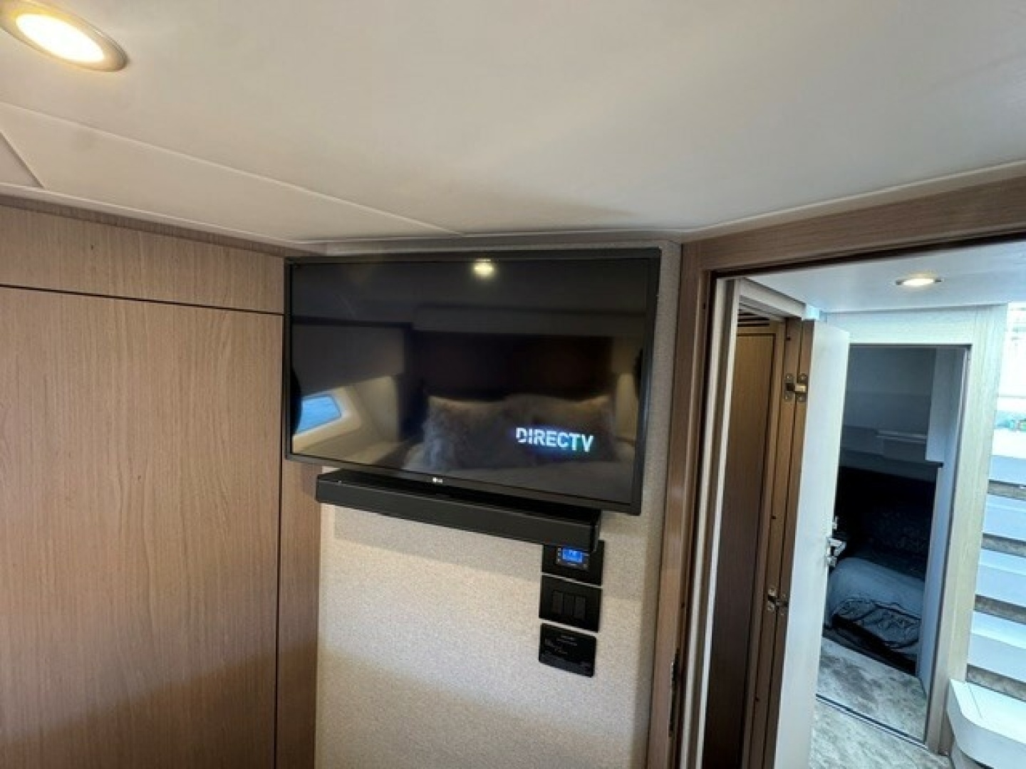 Lady Lau 50ft Azimut Yacht For Sale