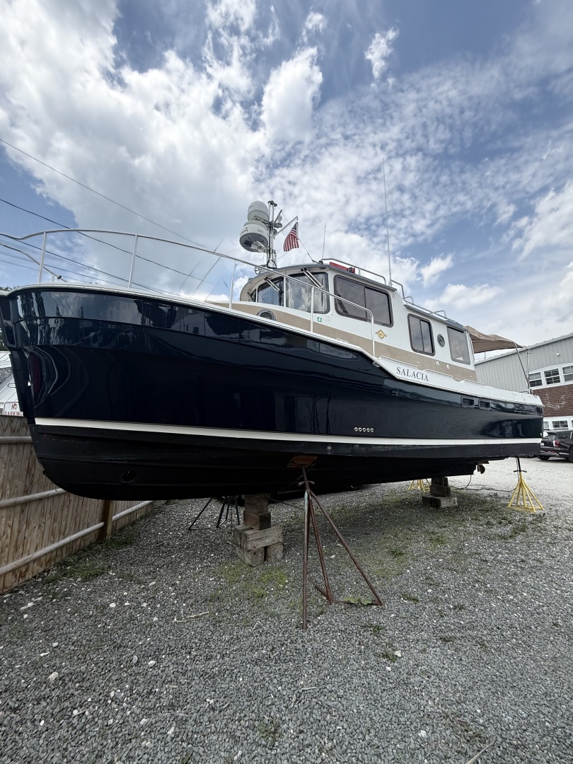 2013 Ranger Tugs R-31 S