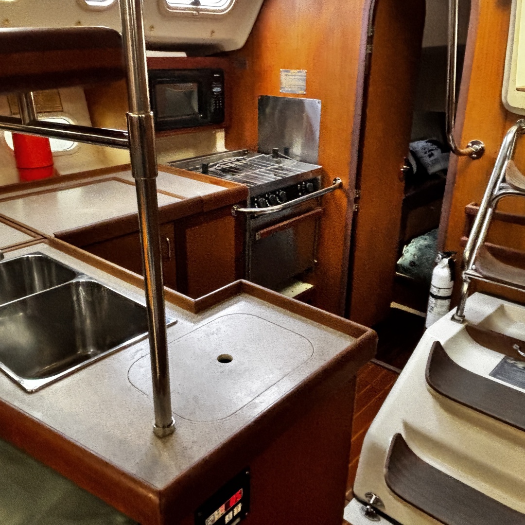 Abby Normal 41ft Hunter Yacht For Sale Abby Normal 41ft Hunter Yacht For Sale