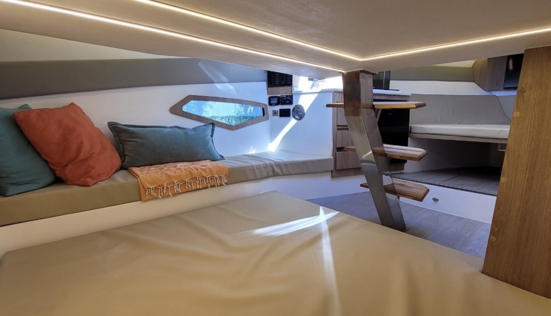 34ft NX Boats Yacht For Sale