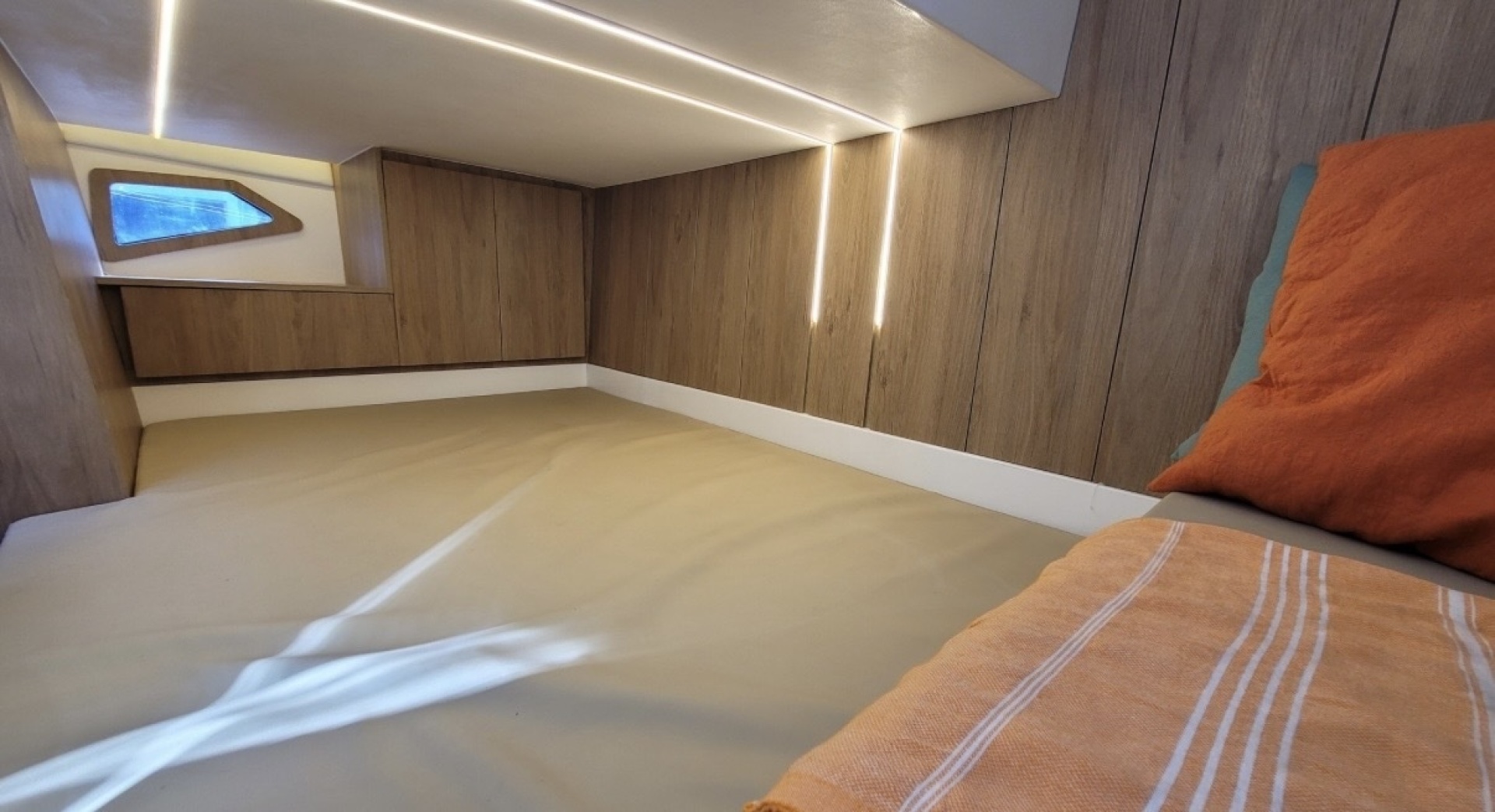 34ft NX Boats Yacht For Sale