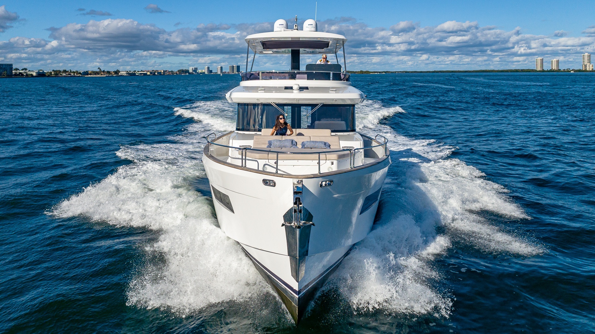 2023 Sirena Flybridge