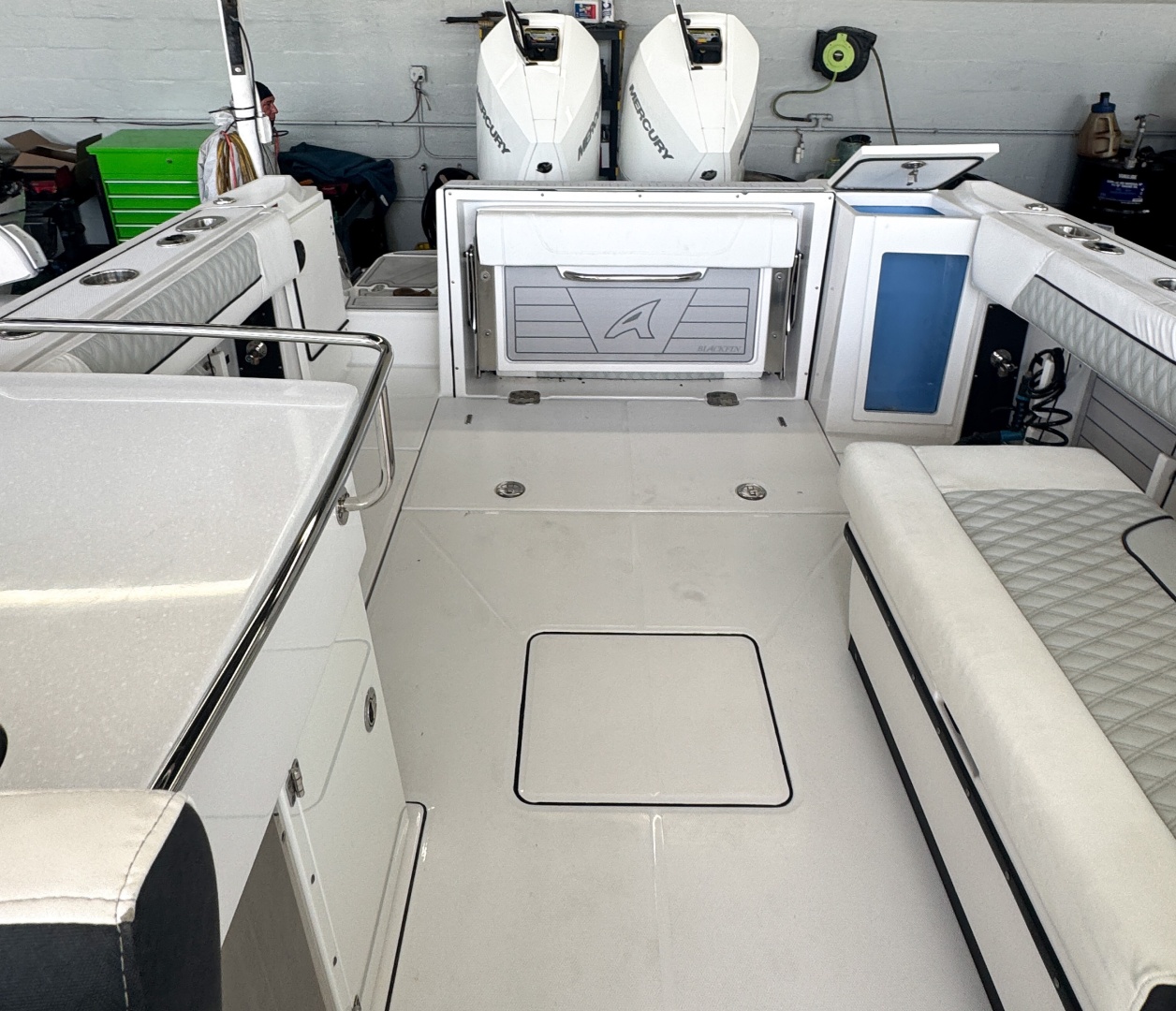 2024 Blackfin 272DC