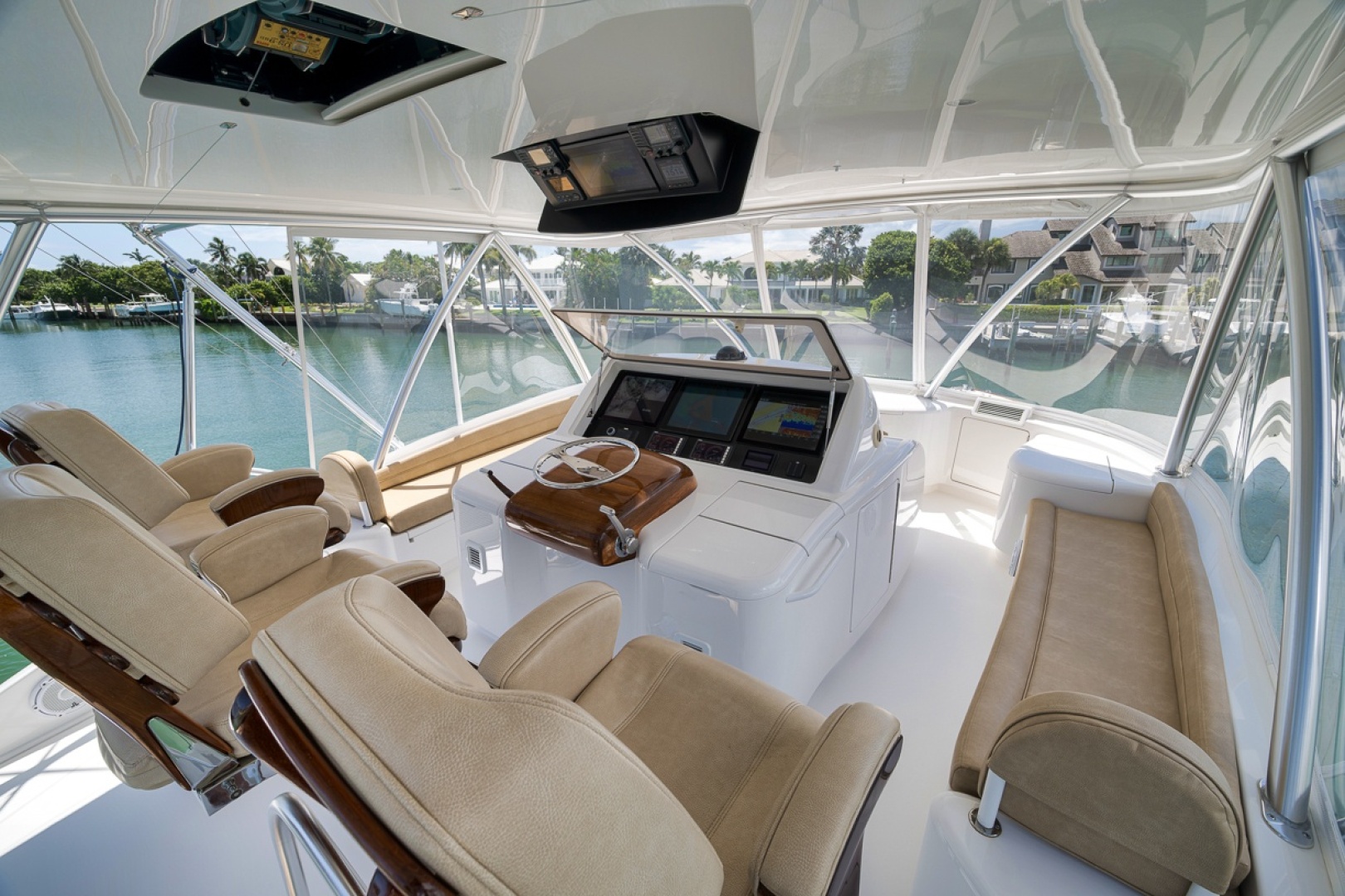 2017 Viking 62 Convertible