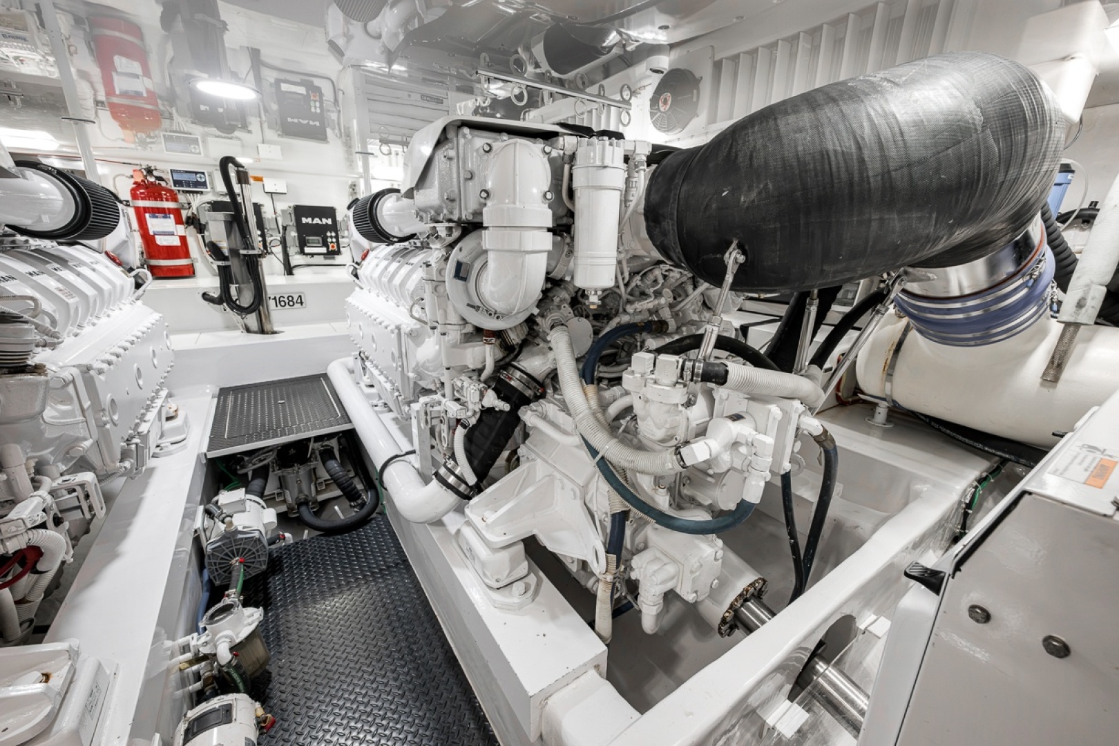 2017 Viking 62 Convertible