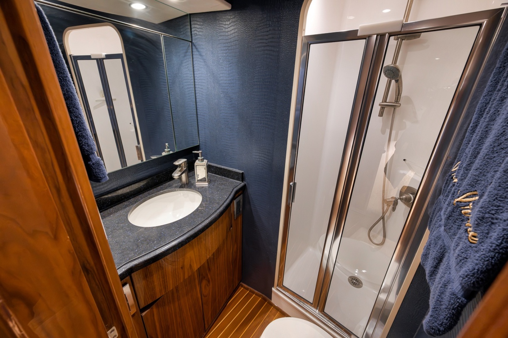 2017 Viking 62 Convertible