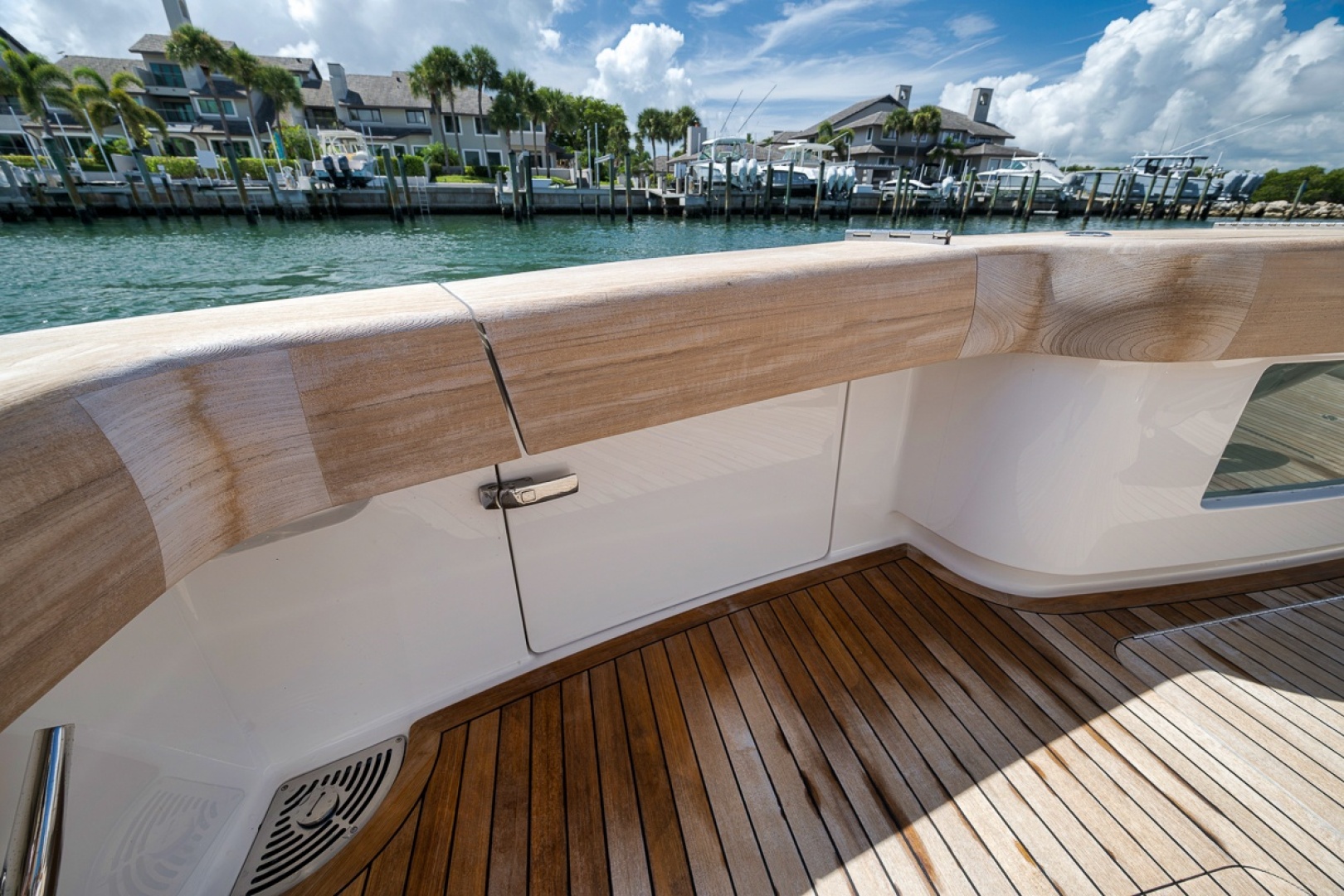 2017 Viking 62 Convertible