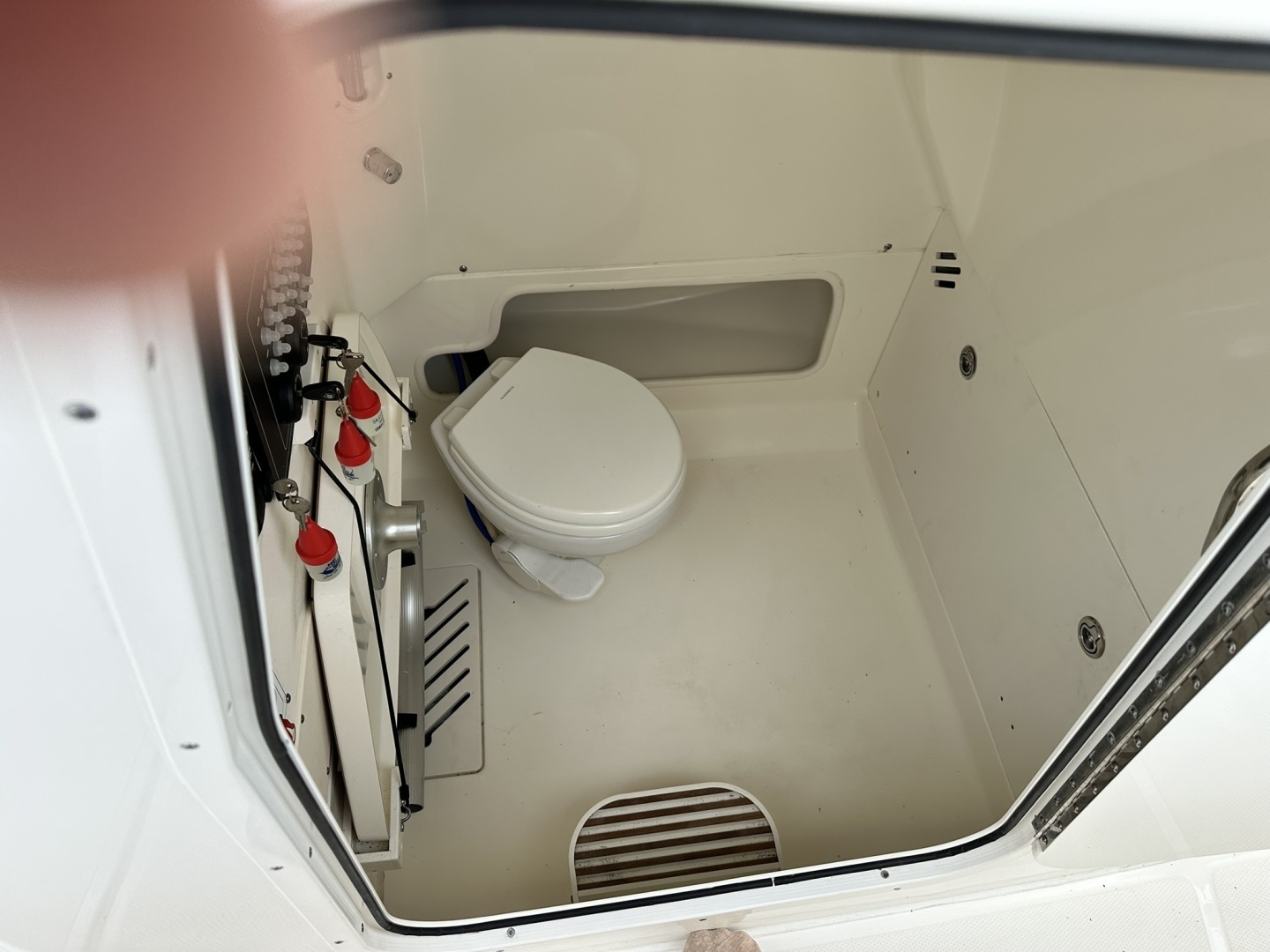 2024 Boston Whaler 250 Outrage