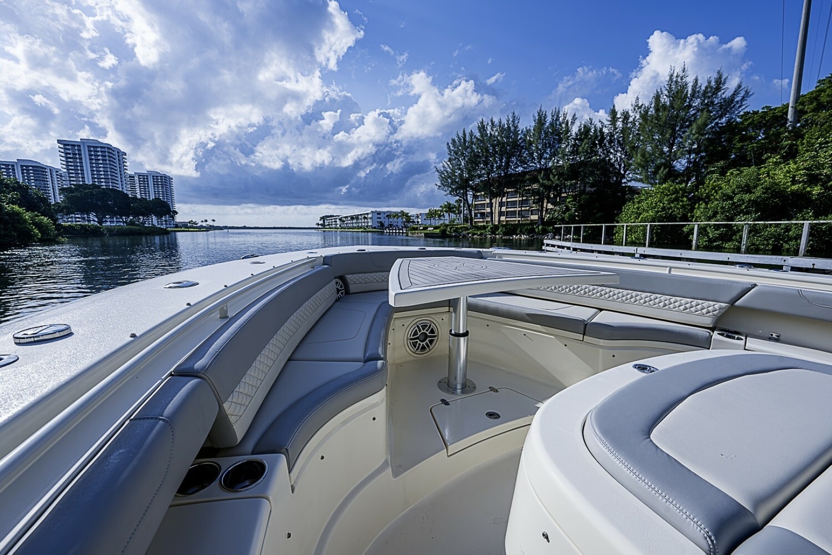 Scout 42 Maizey Blue - Exterior Bow