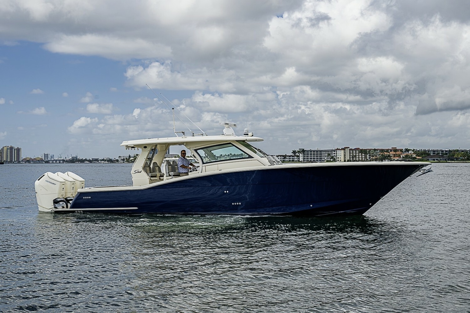 Scout 42 Maizey Blue - Exterior Profile